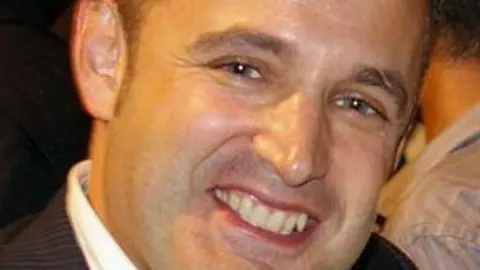 JOS&Eacute; MANUEL CORRALES