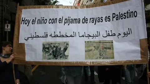 ni&ntilde;o pijama a rayas