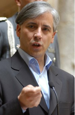 ÁLVARO GARCÍA LINERA