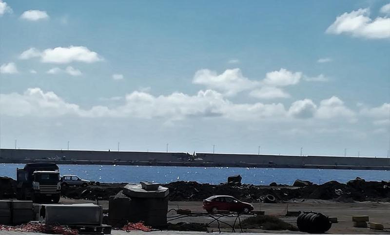 brecha en el muelle grande