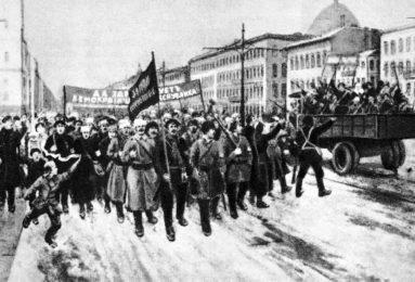 LA REVOLUCION DE OCTUBRE INICIA SU MARCHA.