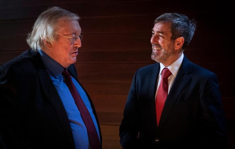El Presidente D. Fernando Clavijo Batlle en la  Conferencia : Pasado, Presente y Futuro de España., por Paul Preston en Presidencia de Tenerife a 25 de Septiembre 2018. (Foto: Manuel Lérida/Presidencia GobCan)Esta fotografía oficial del Gobierno de Canarias es solamente para uso editorial por medios de comunicación. La fotografía no puede ser manipulada de ninguna manera y no se puede utilizar en materiales comerciales y/o políticos, publicidad, correos electrónicos, productos, promociones que de alguna manera pueda sugerir la aprobación o respaldo del Presidente, o el Gobierno de Canarias.