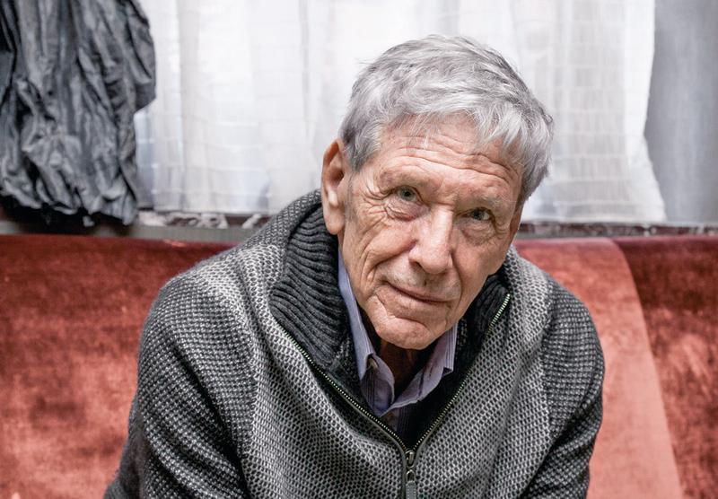 Amos Oz, the celebrated Israeli writer, in New York, Nov. 14, 2016. In his latest novel, “Judas,” which is not only named after the most reviled traitor in history, but also reimagines the story of the Crucifixion, Oz makes effort to remove the taint from a character who has inspired so much hatred and violence.©George Etheredge / The New York Times / Contacto