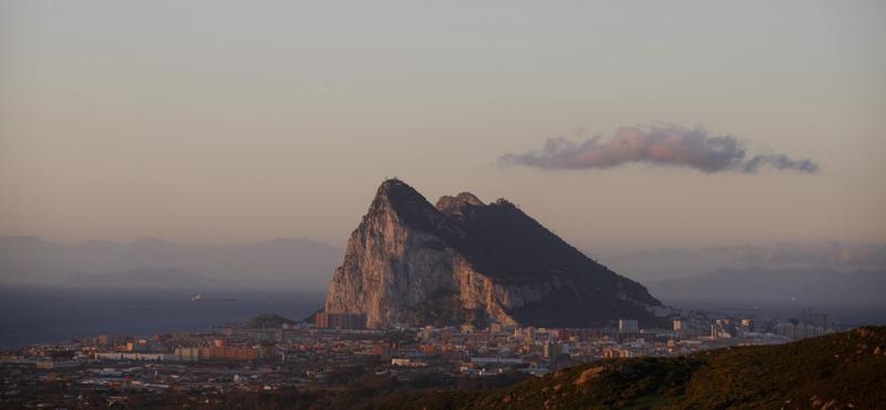 LA LINEA DE LA CONCEPCION, SPAIN - APRIL 04:  The Rock of Gibraltar stands behind La Linea de la Concepcion city on April 4, 2017 in La Linea de la Concepcion, Spain. Tensions have risen over Brexit negotiations for the Rock of Gibraltar. The European Council has said Gibraltar would be included in a trade deal between London and Brussels only with the agreement of Spain. While former Conservative leader Michael Howard claimed that Theresa May would be prepared to go to war to protect the territory.  (Photo by Pablo Blazquez Dominguez/Getty Images)