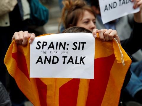 SPAIN SIT AND TALK