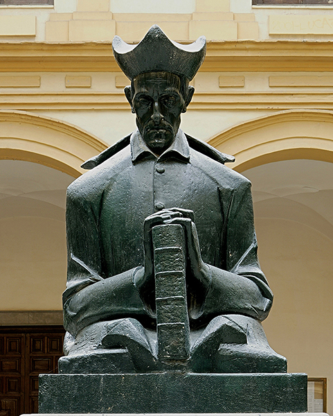 estatua padre suárez