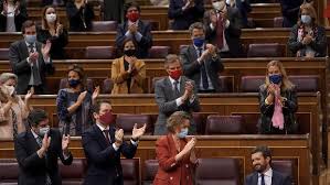 OVACIÓN A CASADO EN EL CONGRESO