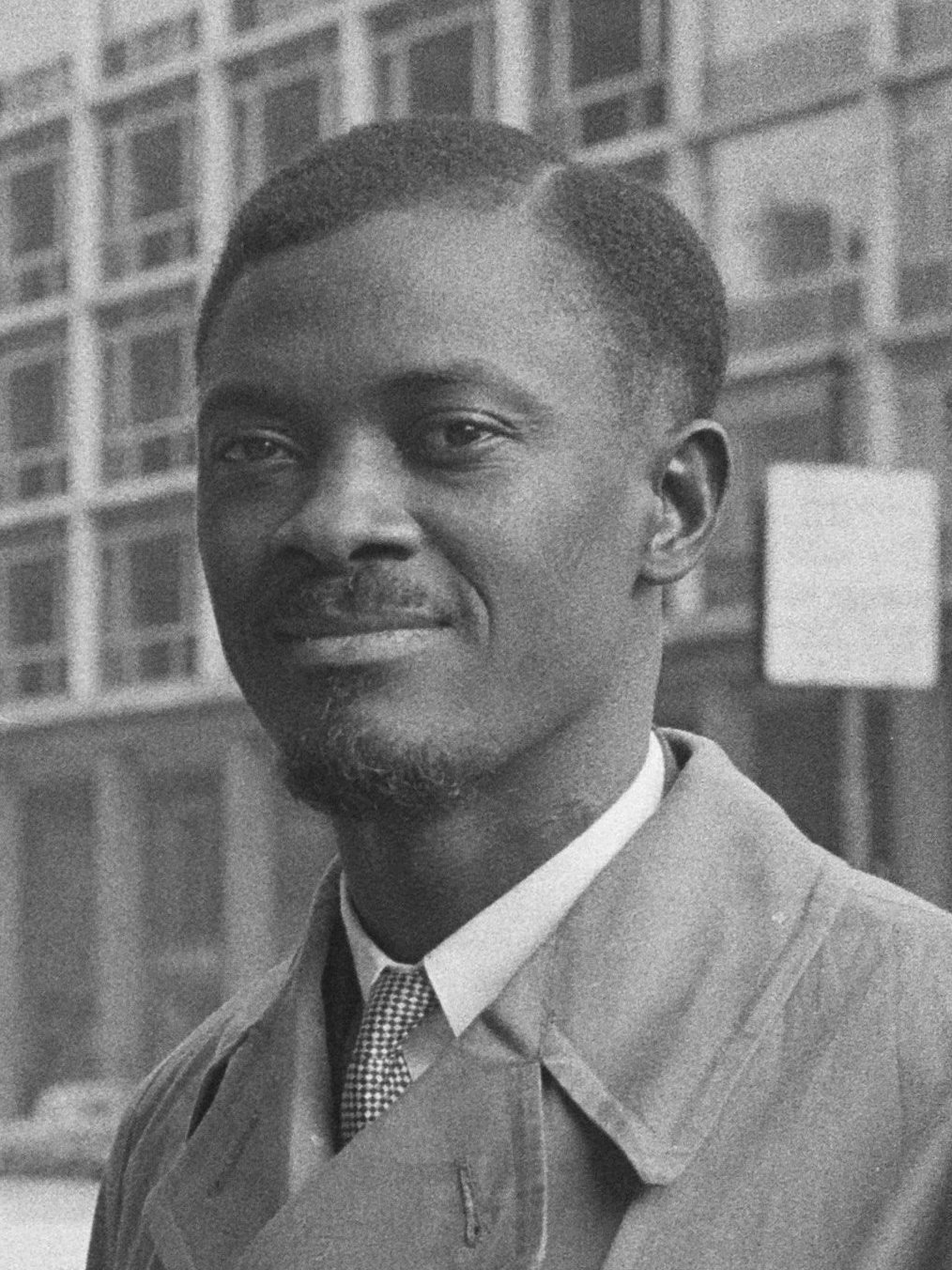 Patricio Lumumba, primer ministro de la República Democrática 
del Congo. Asesinado para esquilmar el Congo el 17.01.1961