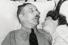 STEFAN ZWEIG Y LOTTE ALTMAN EN SU CASA DE PETRÓPOLIS, 1942
