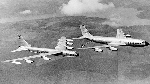B 52 y avión nodriza