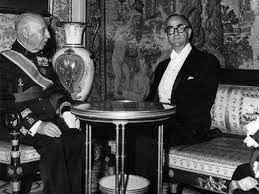 WELLS STABLER PRESENTA CREDENCIALES AL MORIBUNDO FRANCO
