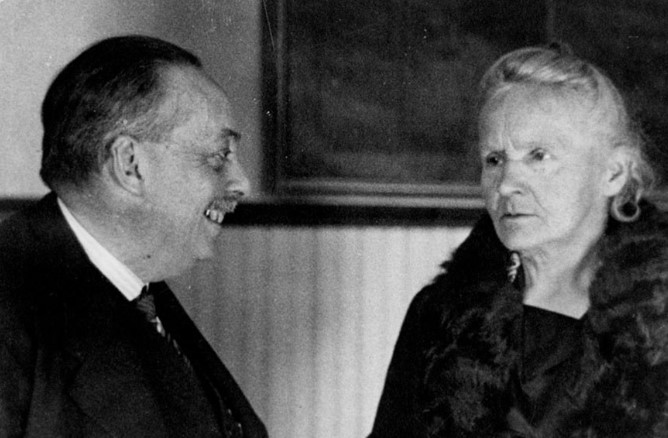 BLAS CABRERA CON MARIE CURIE