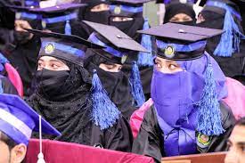 AFGANISTÁN MUJERES GRADUADAS