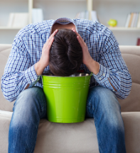 POTANDO, VOMITANDO O, EN CANARIAS, ARROJANDO