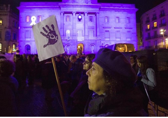 Manifestación contra la violencia machista, el 25 de noviembre del 2015, en Barcelona. /
FERRAN NADEU elperiodico.com