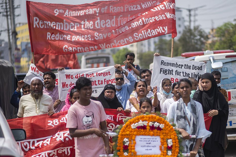 Marcha conmemorativa en 2022 en el noveno aniversario del derrumbe del Rana Plaza. Crédito Saifuzzaman Sium.