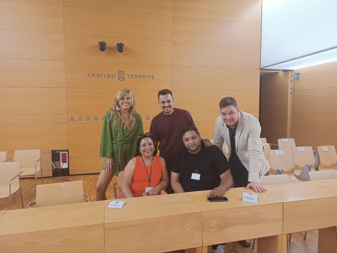 La Red de Migrantes acompañó el debate y la posterior aprobación de la Ilp Regularización en el pleno del Cabildo de Tenerife