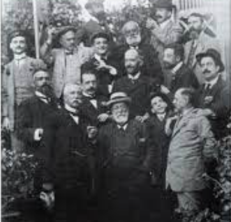 SAINT-SAËNS, EN EL CENTRO, CON UN GRUPO DE LA ALTA SOCIEDAD GRANCANARIA