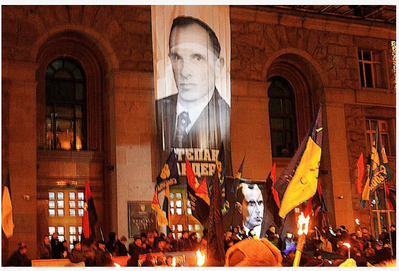 Desfile de antorchas de Stepan Bandera en Kiev, 1 de enero de 2020. (A1/Wikimedia Commons)
