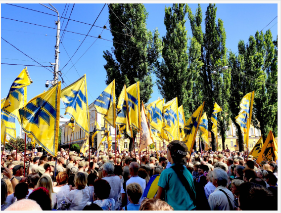Una marcha de veteranos y simpatizantes de Azov en Kiev, 2019. (Goo3, CC BY-SA 4.0, Wikimedia Commons)