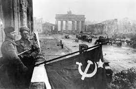 SOVIÉTICOS  EN BERLIN 1945