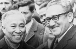Le Duc Tho vietnamita y Kissinger