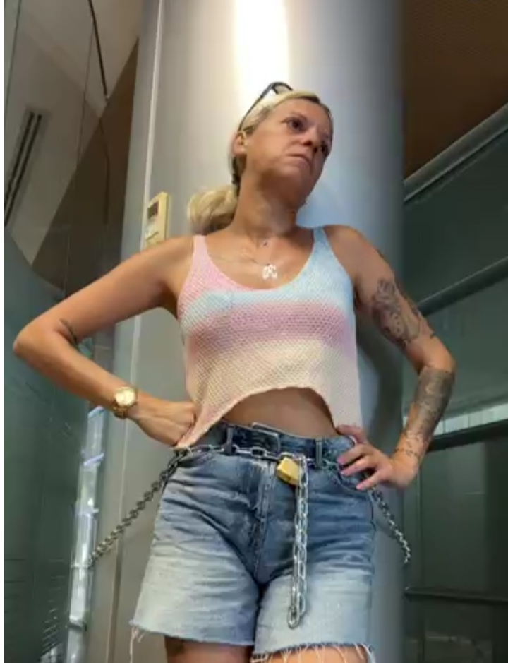 JENNY ENCADENADA