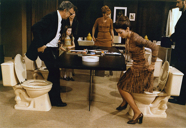 Fotograma de El fantasma de la libertad, de Buñuel