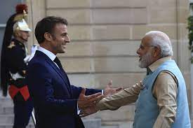 MACRON MODI