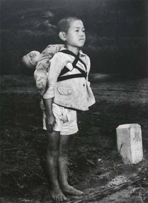 NIÑO JAPONÉS