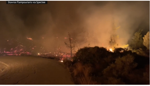 INCENDIO EN GRECIA - THE GUARDIAN