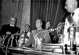 JUAN CARLOS BORBÓN JURA FIDELIDAD A LOS PRINCIPIOS FRANQUISTAS