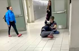 PELEA DE COLEGIO