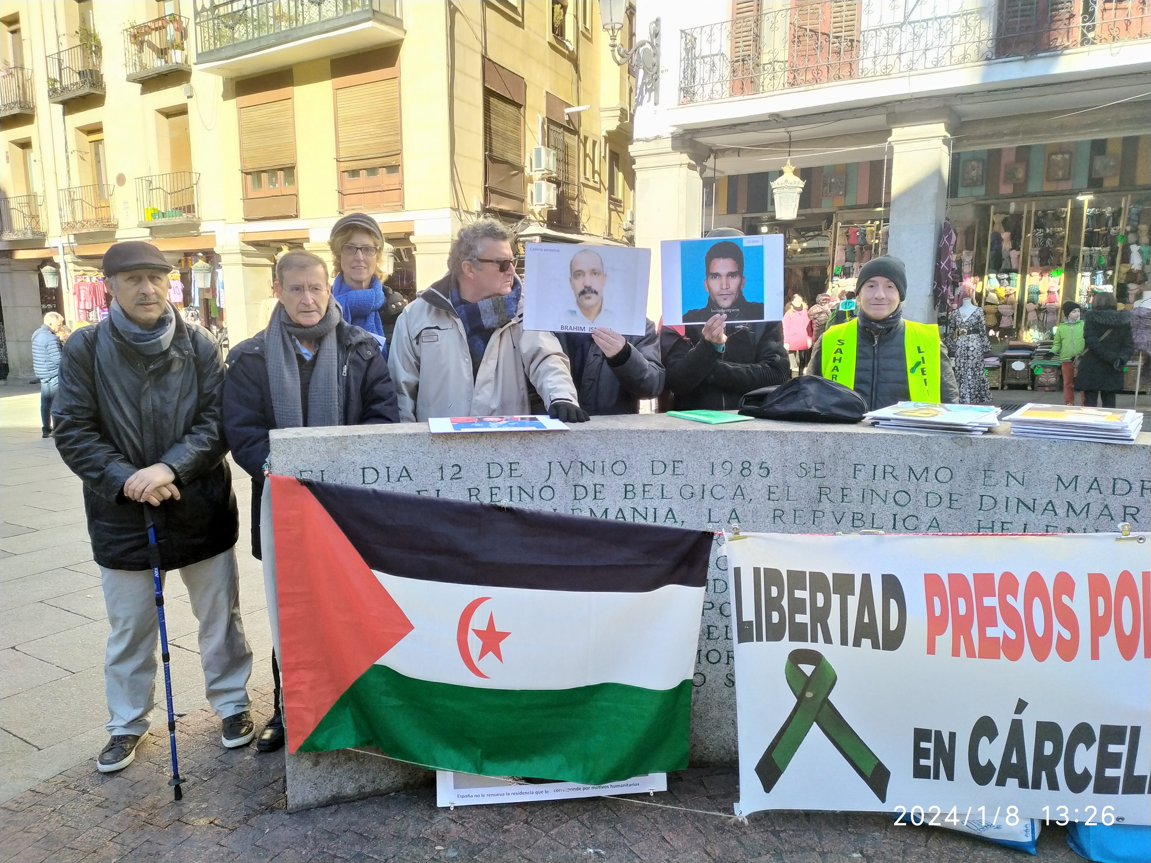PRESOS SAHARAUIS EN CÁRCELES MARROQUÍES Fotos de Brahim Ismaili y Abdelmoula El Hafidi