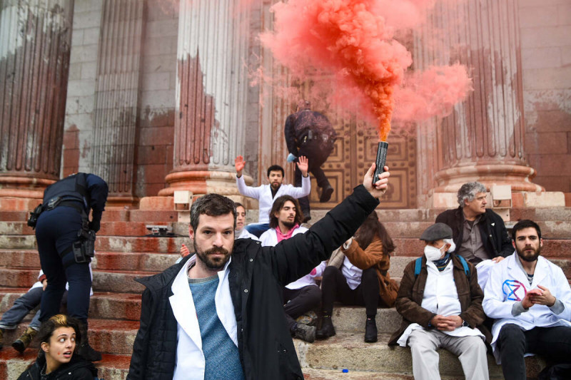 Rebelión Científica frente al Congreso de los Diputados, el 6 de abril de 2022. / Rodri Mínguez (Facebook Extinction Rebellion Spain)

En CTXT podemos mantener nuestra radical independencia gracias a que las suscripciones