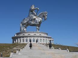 GENGIS KHAN, ESTATUA EN ULAN BATOR