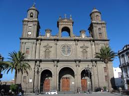 FACHADA DE LA CATEDRAL DE LAS PALMAS DE GRAN CANARIA.  OBRA DE LUJÁN PÉREZ
