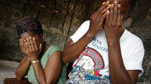 MUJERES ATORMENTADAS ÁFRICA