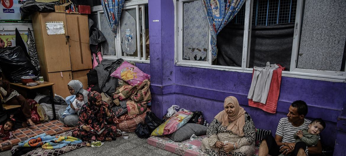 Refugios improvisados para escapar de los ataques permanentes de Israel en Gaza  Foto Abed Zagout_UNDP PAPP