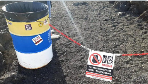 PROHIBIDO EL PASO A TURISTAS