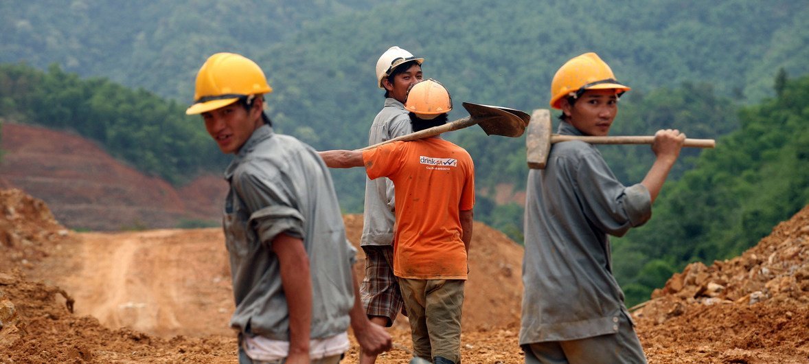 Los trabajadores al aire libre se encuentran entre los más expuestos a los efectos del cambio climático en la salud Vietnam foto_Mai Ky Banco Mundial