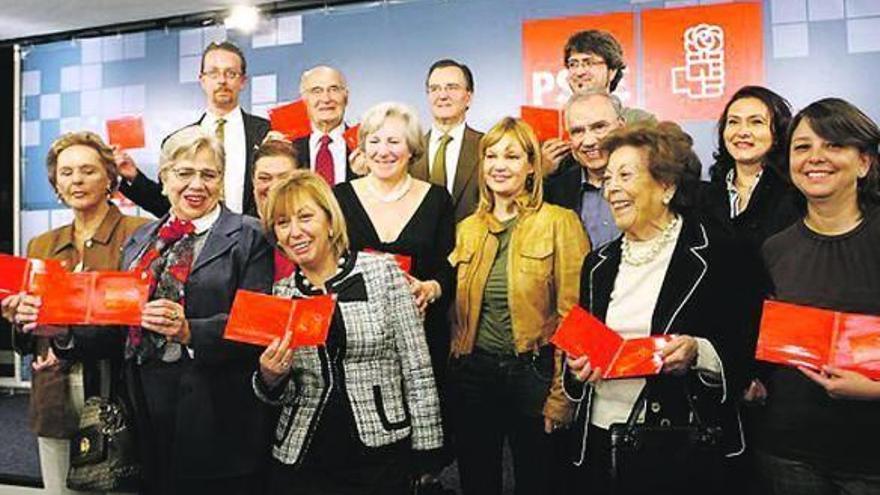 PSOE RESTITUCIÓN DEL CARNET DEL PSOE A JUAN NEGRÍN Y OTROS 35 MILITANTES INJUSTAMENTE EXPULSADOS. ENTREGA A FAMILIARES