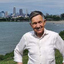 DENNIS KUCINICH