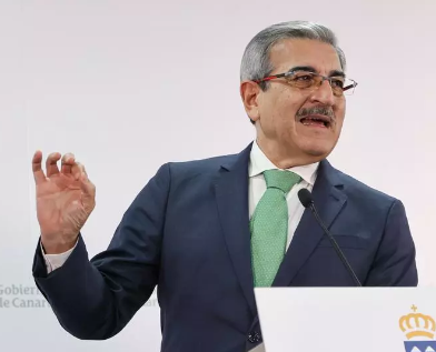 ROMÁN RODRÍGUEZ EN PLENA ACTUACIÓN
