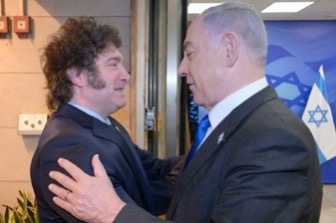 Milei abrazando a Netanyahu