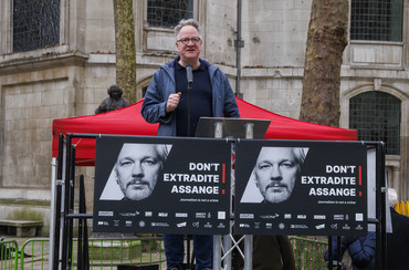 Contra la extradición de Assange a los Estados Unidos_Acción frente a la prisión de Belmarsh en Londres promovida por la FIP