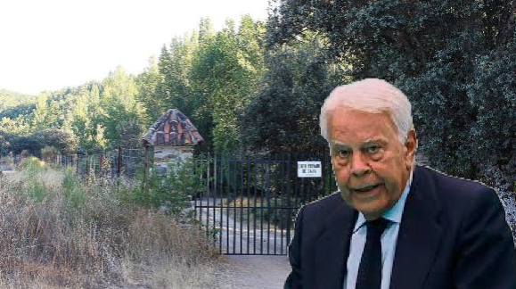 FELIPE GONZÁLEZ ANTE SU FASTUOSA FINCA DE CÁCERES