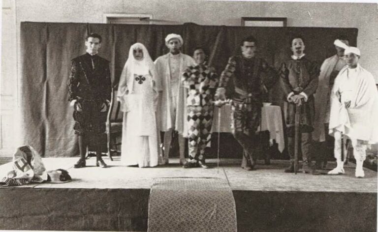 LORCA Y BUÑUEL REPRESENTANDO AL TENORIO, EN LA RESIDENCIA DE ESTUDIANTES