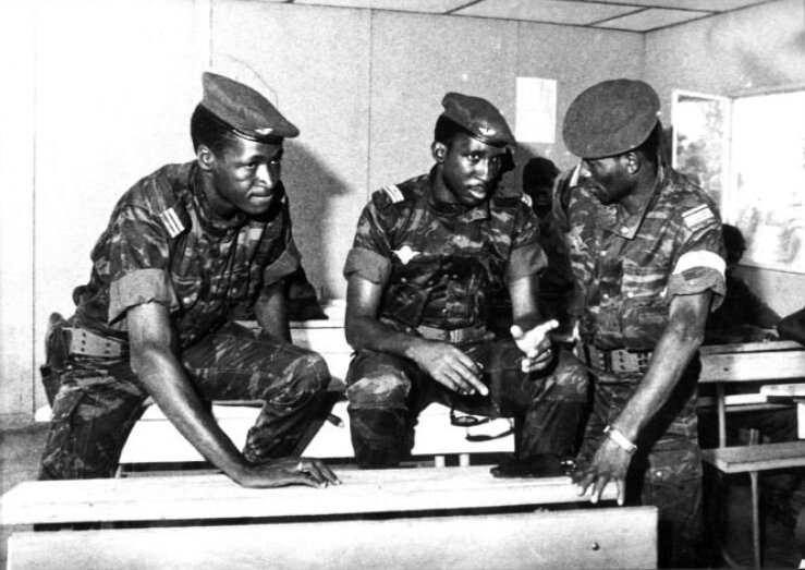 Sankara junto a su compañero y posterior verdugo Blaise Compaoré el 4 de junio de 1983, día del Golpe de Estado. Foto Archives Jeune Afrique