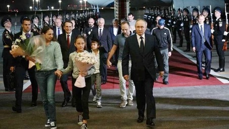 Putin recibe en Moscú a la familia de González y a los canjeados